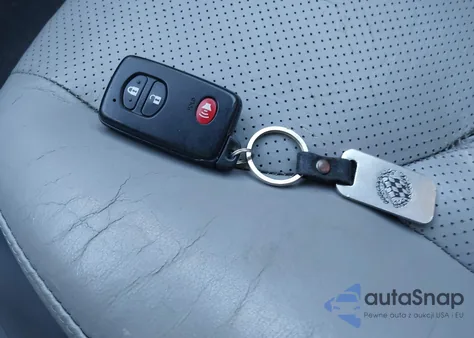 2011 Toyota Rav4 Limited z USA, uszkodzony, nr VIN 2T3DK4DV6BW059075